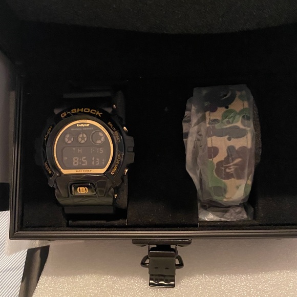 G shock x bape 30th anniversary watch - Picture 3 of 4